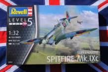 images/productimages/small/SUPERMARINE SPITFIRE Mk.IXc Revell REV03927 doos.jpg